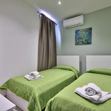 Off The Strand Penthouse Gżira
