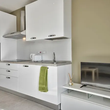 Off The Strand Penthouse Apartman *