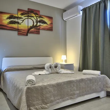 Off The Strand Penthouse Gżira